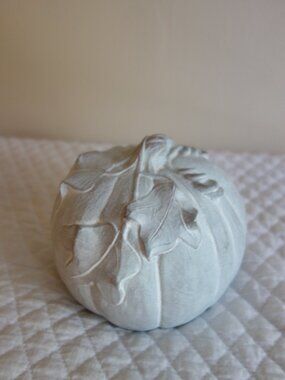 Vntg 1999 ISABEL BLOOM Greenish Hue Concrete Art Sculpture Pumpkin – Fall / Autu